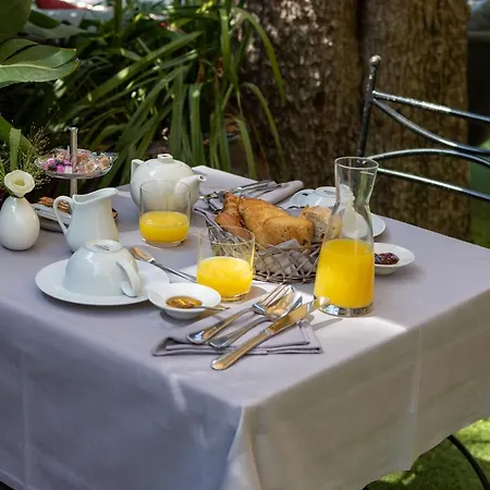 Hotel Petit Palais 4*